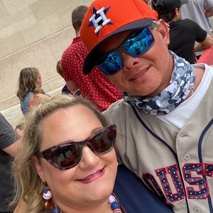 Meet your Posher, Posh